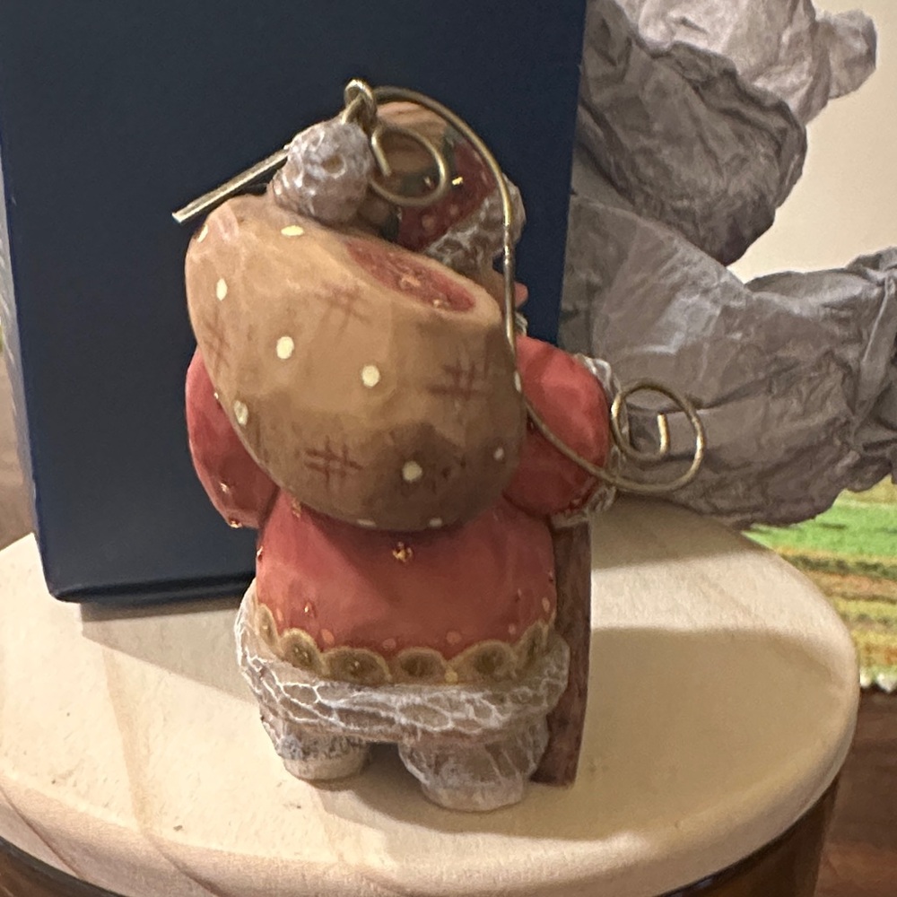 G. Debrekht Santa Figurine in Red and Gold - Picture 4 of 9